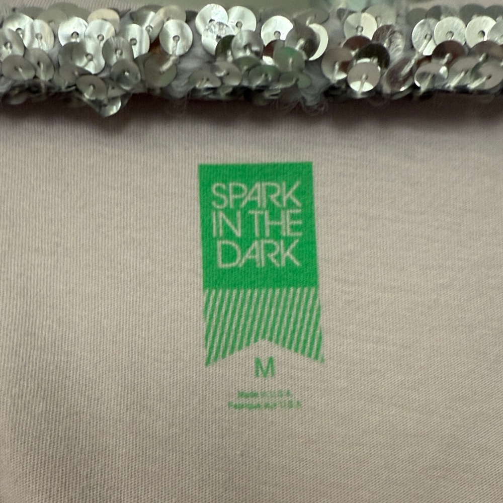 J’mappelle L’amour French Graphic Tee by Spark in The Dark Urban Outfitters - Picture 4 of 12